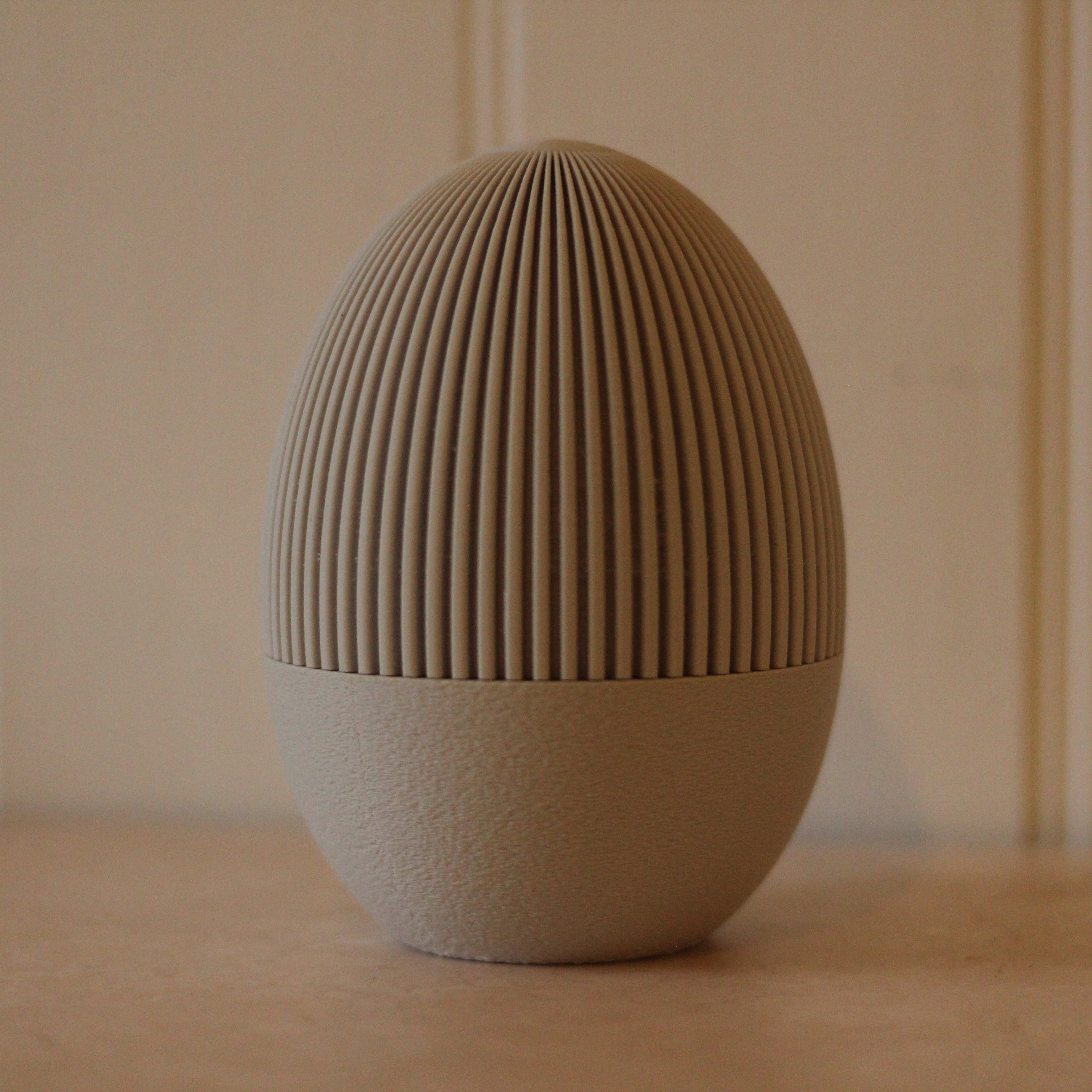 The Willows Hideaway Egg - Large